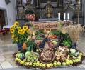Bild: wel
Mit viel Aufwand und Kreativität schmückten Frauen aus den Ortschaften Lind, Schönthan und Pirkhof den Altar zum Erntedankfest.