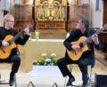 Bild: do
"Von der Renaissance bis zum Flamenco" heißt das Programm des Essener Gitarrenduos Steinmann & Loos, das am Sonntag in der Klosterkirche Speinshart das Publikum begeisterte.