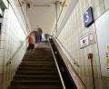 Archivbild: Hartl
Von Barrierefreiheit ist am Amberger Bahnhof keine Spur. Zumal inzwischen auch noch die störanfälligen Gebäckbänder abgebaut worden sind. Doch Stadt Amberg und Bahn planen jetzt gemeinsam.