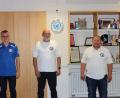 Bild: exb
Auch in den kommenden Jahren bleibt Georg Erras (Mitte) Vorsitzender der Sportfreunde Ursulapoppenricht. Auch seine Stellvertreter Hans Rumpler (links) und Markus Ibler (rechts) sind wieder in ihre Ämter gewählt worden.
