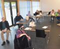 Bild: Kunz
Kunstschaffende und Unterstützer stellen das neue Projekt des Weidener Kunstbaus in der Stockerhut vor.