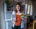 Bild: gld
Die 26-jährige Anne Sophie Vogl aus Poppenricht hat sich im Keller eine „Frauenhöhle“ eingerichtet, unter anderem hat sie einen Kalender selbst gestaltet.