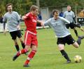 Bild: heh
Die Sportfreunde Kondrauer unterlagen bei Spitzenreiter FC Lorenzreuth mit 0:2. Hier setzt der Kondrauer Martin Roßkopf (rechts) zum Schuss an.