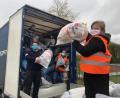 Bild: njn
Mit Maske die schweren Altkleidersäcke aufzuladen, war schon etwas anstrengender.