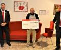 Bild: exb
Von links: Filialdirektor Wolfgang Busch, Gerhard Schwaiger, Berater Christian Diertl.