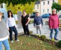 Bild: do
Der Corona-Einkaufsservice in Eschenbach ist wieder aktiviert. Zur Koordination der Hilfsdienste treffen sich Monika Diertl und Tina Wittmann vom Team "Eschenbach hält zam"(Erste und Dritte von links), US-Beauftragte Petra Märkl (Zweite von links), GeHiH-Geschäftsführerin Elisabeth Gottsche (von rechts) und Bürgermeister Marcus Gradl.