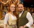 Archivbild: Felix Hörhager/dpa
Model Barbara Meier und Ehemann Klemens Hallman sind zum ersten Mal Eltern geworden.
