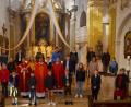 Bild: dob
Beim ersten Firmgottesdienst waren die Jugendlichen aus der Seelsorgeeinheit Vohenstrauß an der Reihe. Domkapitular Thomas Pinzer aus Regensburg (Mitte) spendete das Firmsakrament stellvertretend für den Diözesanbischof Dr. Rudolf Voderholzer.