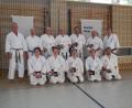 Archivbild: rn
Wolfgang Weigert (rechts) und Helmut Körber (links) übergaben an zehn Karateka des SCE in Vohenstrauß 2019 die Dan-Diplome.