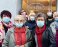 Bild: phl
Die SPD-Frauen brachten nicht nur Spenden in Form von Kleidungsstücken mit, es wurde auch gleich das eine oder andere hübsche Stück erworben.