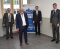 Bild: Bayreuther/exb
Der neue Gremiumsgeschäftsführer Markus Huber, Gremiumsvorsitzender Hubert Döpfer, IHK-Hauptgeschäftsführer Dr. Jürgen Helmes und IHK-Präsident Michael Matt (von links) diskutierten gemeinsam mit den Mitgliedern des IHK-Gremiums Schwandorf über Wege aus der Corona-Krise.