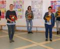Bild: wbe
Schulleitung und Elternbeirat an der Jahnschule (von links): Konrektor Christian Hahn, Rektorin Andrea Dechant, Vorsitzende Helena Schwegler, Zweite Vorsitzende Antonia Rubenbauer, das verabschiedete Elternbeiratsmitglied Sandra Ruppert und Schriftführerin Sabine Obermeier.
