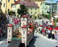 Archivbild: Gerhard Götz
Auch ein Festzug - wie hier im Jahr 2001 - war nächstes Jahr beim Heimatfest in Oberviechtach vorgesehen. Diesmal hatten die Organisatoren einen Kinderfestzug durch die Stadt geplant. Wegen der Pandemie wird die Festwoche nun um ein Jahr in den Juli 2022 verschoben.