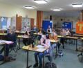 Bild: AELF Tirschenreuth/exb
16 Studierende starteten am 13. Oktober mit der Teilzeitschule für Ernährung und Haushaltsführung. Schulleiterin Doris Eckl (vorne links) begrüßt mit den Lehrkräften die Frauen am Amt.