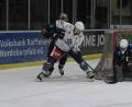 Archivbild: gb
Die Blue Devils starten am Freitag mit dem Heimspiel gegen die Starbulls Rosenheim in die Oberliga-Saison 2020/21. Das Bild zeigt Marco Habermann (weißes Trikot) im Testspiel gegen die Black Dragons Erfurt (9:0).