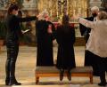 Bild: Kunz
Die Dekanatskantorin wird in ihr Amt eingeführt. Dabei sind (von links) Susanne Röll, Pfarrer Dirk Grafe, Anna-Magdalena Bukreev, Kirchenrat Ritter und Inge Prell.