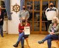 Bild: Dobmeier
Neuwahlen und Ehrung beim Weidener Akkordeonorchester mit (stehend, von links) Manuela Hochwart, Christian Bäuml, Rainer Dittrich und (sitzend, von links) Kerstin Melischko, Geehrter Aileen Bäuml und Vorsitzender Karin Dittrich.