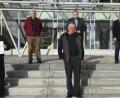 Bild: Gemeinde Speichersdorf/exb
Je 2700 Euro aus dem verbliebenen Vereinsvermögen erhielten die beiden Pfarrer Sven Grillmeier (vordere Reihe, links) und Dirk Grafe (vordere Reihe, rechts) aus den Händen von Rudolf Richter (vordere Reihe, Mitte). Mit bei der Übergabe dabei waren die beiden Kassenprüfer Franz Schmidt und Manfred Porsch sowie Bürgermeister Christian Porsch (hintere Reihe, von links).