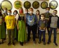 Bild: brü
Die Haagerthaler Schützen aus Oberleinsiedl küren ihre neuen Würdenträger (von links): Sophia Wedel, Ulrich Michl, Jonas Rubenbauer, Lisbeth Franz, Marion Baumer, Benedikt Michl, Harald Merl, Rosi Hummel, Maximilian Dotzler, Johann Franz und Pius Geitner.