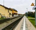 Bild: Hösamer
Vom Bahnhof Maxhütte-Haidhof (Bild) aus soll die Strecke nach Burglengenfeld reaktiviert werden. Eine wichtige Vorgabe kann erfüllt werden.