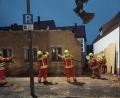 Bild: Feuerwehr Neustadt/exb
Mit den Händen unterstützten die Feuerwehrleute den Notabriss des alten, maroden Hauses in der Freyung, nachdem der Dachstuhl eingeknickt war. Bretter schützen das Nachbaranwesen.