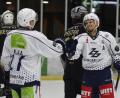 Bild: gb
Tomas Rubes (rechts) und Dennis Palka bejubeln ein Tor beim 9:0-Testspielsieg gegen Erfurt. Am Freitag um 20 Uhr starten die Blue Devils mit der Heimpartie gegen die Starbulls Rosenheim in die Oberliga-Saison 2020/21.