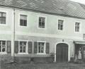 Archivbild: sh
In dem von Josef Auers gestiftete Anwesen in der Hauptstraße (jetzt Sparkassengebäude, östlicher Teil) wurde vor 100 Jahren das neue Kaplaneibenefizium Schnaittenbach eingerichtet.