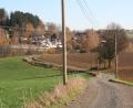 Bild: fpoz
Eher ein Weg als eine Straße: Für den Ausbau der Ortsverbindung zwischen Masch und Walbenreuth gibt es bis zu 85 Prozent Förderung. Daran sind aber Bedingungen geknüpft.