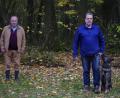 Bild: ksi
Franz Gulz (rechts), Vorsitzender der OG Schwarzenfeld, und Leistungsrichter Bernhard Babl (links) beglückwünschten Ulrich Helgert zu seinem Ergebnis.