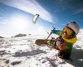 Bild: Stock.Adobe/Cppzone
Snow-Kiting ist beliebt - vor allem bei Sportlern, die ordentlich Speed aufnehmen wollen.