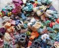 Bild: ld
112 Paar selbstgestrickte Söckchen konnte Familienbeauftragte Michaela Schmidt an Marianne Fütterer für koki übergeben.