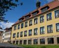 Bild: do
Leerstand verhindern, heißt nun die Devise nach dem Bürgerentscheid zum Erhalt der Schulgebäude und des Elisabethenheimes. Als Option Nummer 1 nennt Bürgermeister Jürgen Kürzinger die Generalsanierung des Gesamtensembles.