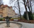 Bild: Peggy Biczysko/fph
Die Grundschule soll in den kommenden Jahren für geschätzt vier Millionen Euro teilsaniert werden.