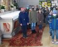 Bild: wro
Den Abschlussgottesdienst der Kinderbibelwoche gestaltete Pfarrvikar Pater Charles John (hintere Reihe, Zweiter von rechts). Nach der Messe präsentierten die Teilnehmer ihre Pinwand.