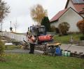 Bild: exb
Vor dem Bau des Mobilfunkmastens mussten Stromkabel im Gehweg verlegt werden.
