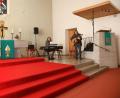 Bild: Wolfgang Steinbacher
Toby Mayerl und Michael Dandorfer musizieren im Gottesdienst der Erlöserkirche. Die Auftritte sind als finanzielle Unterstützung für Musiker in der Corona-Pandemie gedacht.