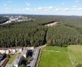 Bild: Gustl Beer
Blick vom Stadtteil Weiden-West (im Vordergrund der Platz des VfB Weiden) über die Standortschießanlage auf die Waldflächen, die als Gewerbegebiet Weiden-West IV ausgwiesen werden sollen.