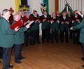 Bild: mab
Der Männerchor, hier bei einem Auftritt im Saal auf dem Miesberg, singt bei weltlichen und kirchlichen Anlässen und ist seit Jahrzehnten ein tragender Bestandteil im gesellschaftlichen Leben im Markt.
