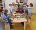 Bild:  Janette Toma
Die Kinder sind stolz auf ihre Päckchen. So mancher kleine Schatz macht sich auf die Reise, um einem anderen Kind Freude zu bereiten.