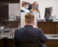 Bild: Daniel Karmann/dpa
Wegen mutmaßlicher Pläne für einen rechtsgerichteten Terrorakt muss sich der 23-Jähriger vor Gericht verantworten. Die Staatsanwaltschaft wirft dem Mann die Vorbereitung einer schweren staatsgefährdenden Gewalttat vor. Er soll aus dem Umfeld einer Terrorgruppe stammen, die sich «Feuerkrieg Division» nennt.