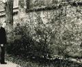 Archivbild: Richard Heider
An dieser Stelle wurde Gertrud Kalweit am 20. März 1980 ermordet. Oberstaatsanwalt Klaus Pfannschmidt (links) und Hauptkommissar Josef Lettl ermitteln.