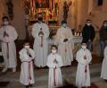 Bild: kro
Mit Luis Stobitzer, Anne Müller, Lukas Reißnecker, Antonia Schmeller und Nina Reißnecker (vorne von links) nahm die Pfarrei St.Johannes fünf neue Ministranten auf. Darüber freuten sich (hinten von links) die Oberministranten Elias Bauer und Lucas Scharnagl, Pfarrer Dr. Charles Ifemeje, sowie Lena Kellner und Josepha Hecht.