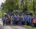 Bild: ads
Bei der Wanderung begegnet der Nachwuchs der Ehenbachtaler Blaskapelle nicht nur dem Buchberggeist, sondern auch amerikanischen Soldaten bei einer Übung.