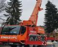 Bild: Christoph Härtl/Bauhof Mitterteich/exb
Von einem Autokran wurde die drei Tonnen schwere Tanne auf einen Schwertransporter gehievt.