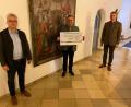 Bild: Rotary Club Amberg/exb
Bei der Spendenübergabe mit dem amtierenden Präsidenten des Rotary Clubs Amberg, Klaus Horn, Stadtpfarrer Markus Brunner und Past-Präsident Jens Trögner (von links).