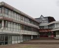 Bild: uz
Auch die Verantwortlichen im Weidener Elly-Heuss-Gymnasium hängen noch in der Luft.