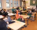 Bild: amö
Sonja Meier liest der 4. Klasse Thomas-Aquinus-Rott Grundschule vor.