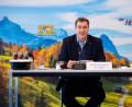 Bild: Sven Hoppe/dpa
Markus Söder sitzt vor Beginn einer Kabinettssitzung im Videoraum in der Staatskanzlei.