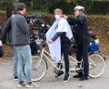 Bild: jp
Nach getaner, anstrengender und schweißtreibender Arbeit – dem Haareschneiden auf dem Tandem durch den Boda Albert Fromm – wurde der Andi, dem die Haare geschnitten wurden, von seinen Kollegen mit den Worten begrüßt: „Mei, schaust Du guad aus.“