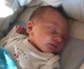 Bild: Dagner/Freundl/exb
Simon Freundl-Dagner wurde am Samstag, 21. November, im Klinikum Weiden geboren und ahnt noch nicht, wie besonders der Start ins Leben in diesem Krisenjahr ist.